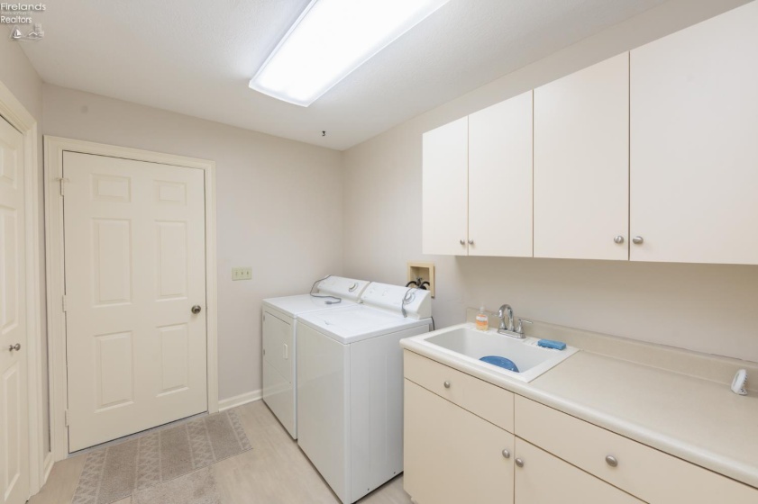 1418 Julianne Circle, Sandusky, 44870, 3 Bedrooms Bedrooms, ,2 BathroomsBathrooms,Residential,For Sale,Julianne,20261136