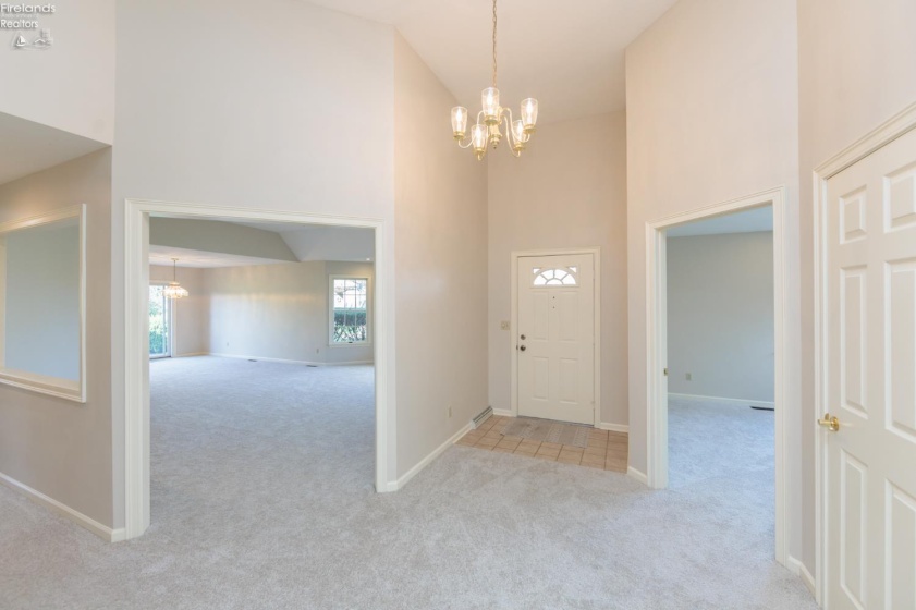 1418 Julianne Circle, Sandusky, 44870, 3 Bedrooms Bedrooms, ,2 BathroomsBathrooms,Residential,For Sale,Julianne,20261136