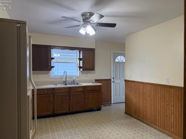 411 Collinwood Boulevard, Fremont, 43420, 3 Bedrooms Bedrooms, ,1 BathroomBathrooms,Residential,For Sale,Collinwood,20261143