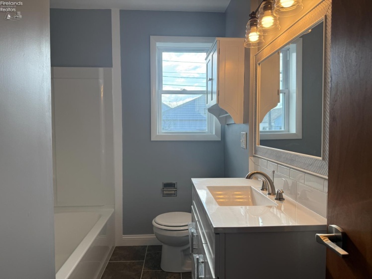 411 Collinwood Boulevard, Fremont, 43420, 3 Bedrooms Bedrooms, ,1 BathroomBathrooms,Residential,For Sale,Collinwood,20261143