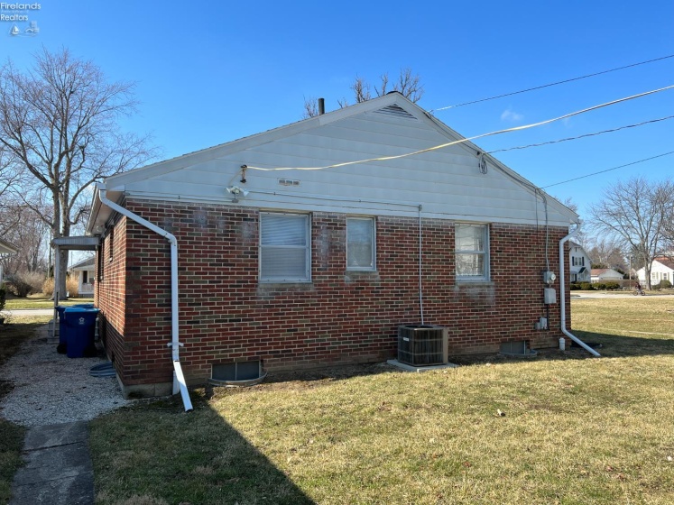 411 Collinwood Boulevard, Fremont, 43420, 3 Bedrooms Bedrooms, ,1 BathroomBathrooms,Residential,For Sale,Collinwood,20261143