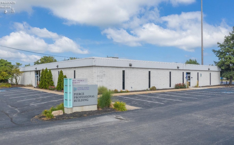 1031 Pierce Street, Sandusky, 44870, ,Commercial For Lease,For Lease,Pierce,20261150