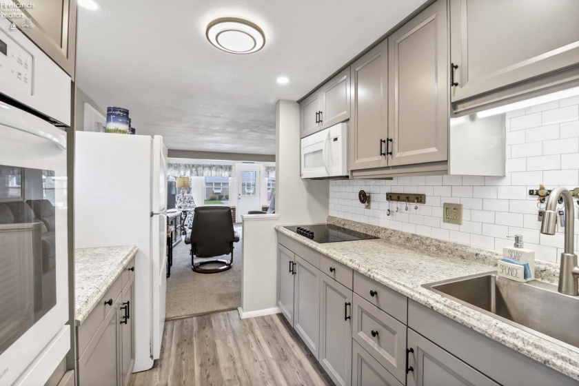 2548 Bay Vista Drive, Lakeside, 43440, 2 Bedrooms Bedrooms, ,1 BathroomBathrooms,Residential,For Sale,Bay Vista,20261140