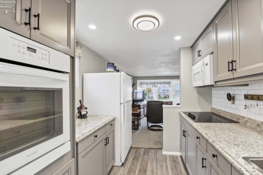 2548 Bay Vista Drive, Lakeside, 43440, 2 Bedrooms Bedrooms, ,1 BathroomBathrooms,Residential,For Sale,Bay Vista,20261140