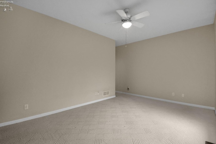 102 Roth Court, Bellevue, 44811, 3 Bedrooms Bedrooms, ,2 BathroomsBathrooms,Residential,For Sale,Roth Court,20261155