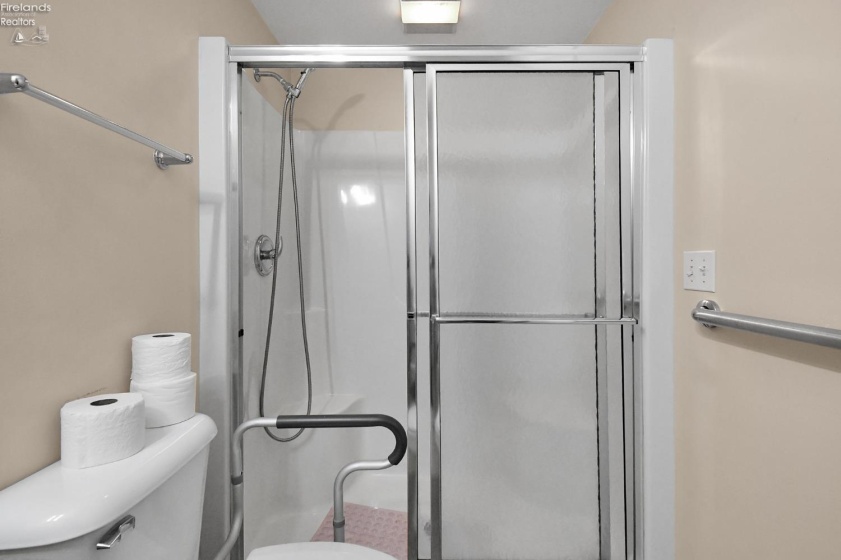 102 Roth Court, Bellevue, 44811, 3 Bedrooms Bedrooms, ,2 BathroomsBathrooms,Residential,For Sale,Roth Court,20261155