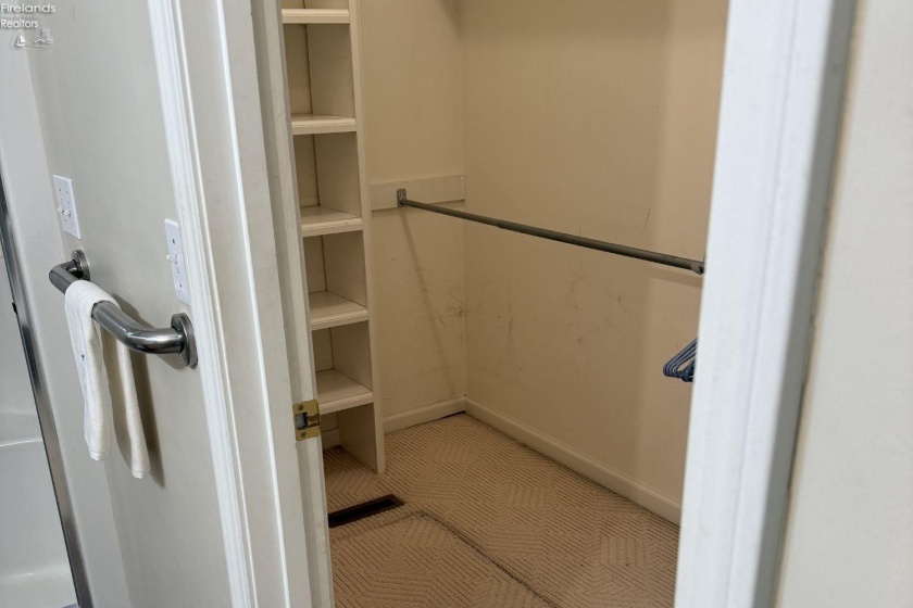 102 Roth Court, Bellevue, 44811, 3 Bedrooms Bedrooms, ,2 BathroomsBathrooms,Residential,For Sale,Roth Court,20261155