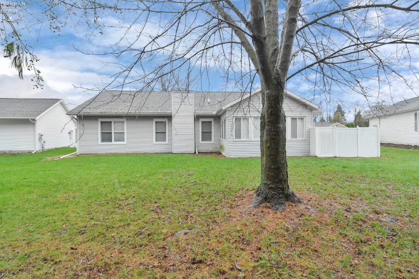 102 Roth Court, Bellevue, 44811, 3 Bedrooms Bedrooms, ,2 BathroomsBathrooms,Residential,For Sale,Roth Court,20261155