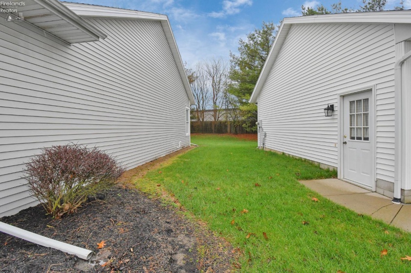 102 Roth Court, Bellevue, 44811, 3 Bedrooms Bedrooms, ,2 BathroomsBathrooms,Residential,For Sale,Roth Court,20261155