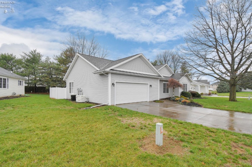 102 Roth Court, Bellevue, 44811, 3 Bedrooms Bedrooms, ,2 BathroomsBathrooms,Residential,For Sale,Roth Court,20261155