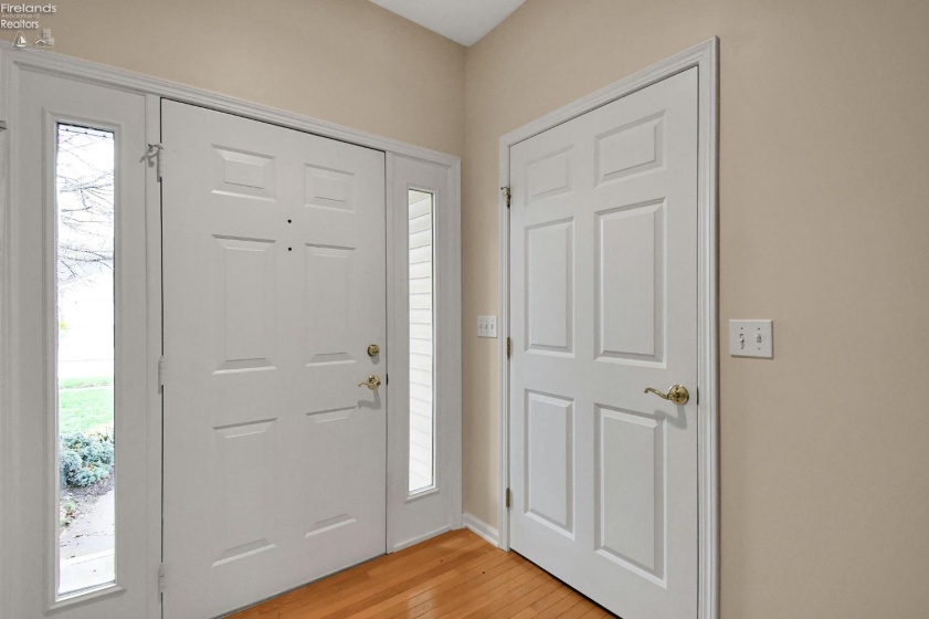 102 Roth Court, Bellevue, 44811, 3 Bedrooms Bedrooms, ,2 BathroomsBathrooms,Residential,For Sale,Roth Court,20261155