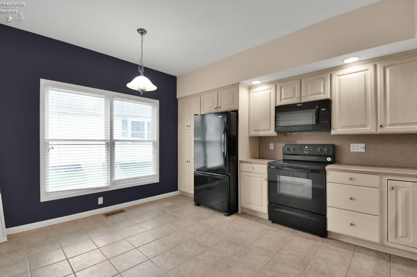 102 Roth Court, Bellevue, 44811, 3 Bedrooms Bedrooms, ,2 BathroomsBathrooms,Residential,For Sale,Roth Court,20261155