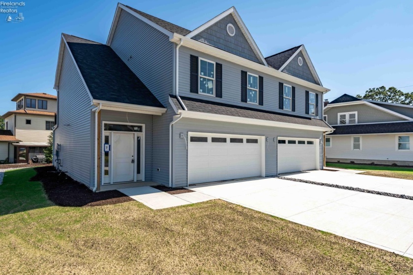 29 Beach Street, Port Clinton, 43452, 3 Bedrooms Bedrooms, ,3 BathroomsBathrooms,Residential,For Sale,Beach,20261158