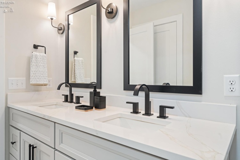 29 Beach Street, Port Clinton, 43452, 3 Bedrooms Bedrooms, ,3 BathroomsBathrooms,Residential,For Sale,Beach,20261158