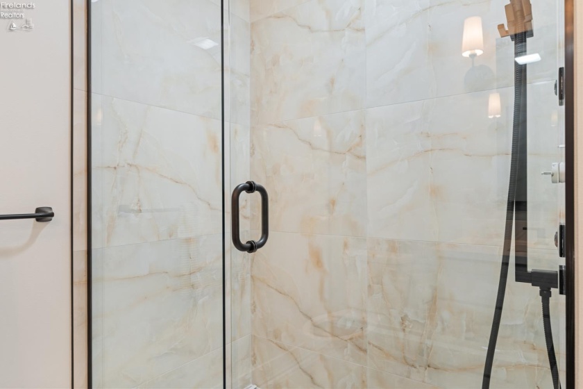 29 Beach Street, Port Clinton, 43452, 3 Bedrooms Bedrooms, ,3 BathroomsBathrooms,Residential,For Sale,Beach,20261158