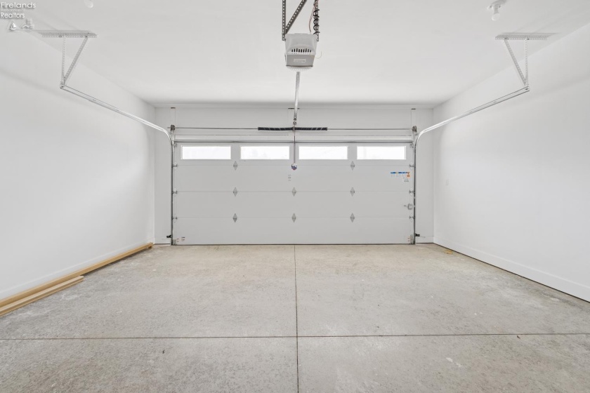 29 Beach Street, Port Clinton, 43452, 3 Bedrooms Bedrooms, ,3 BathroomsBathrooms,Residential,For Sale,Beach,20261158