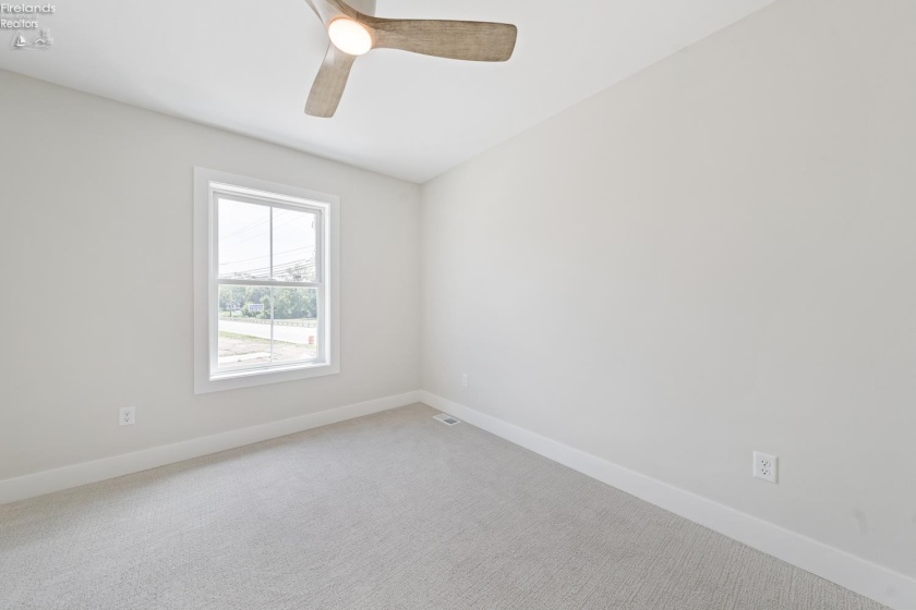 35 Beach Street, Port Clinton, 43452, 3 Bedrooms Bedrooms, ,3 BathroomsBathrooms,Residential,For Sale,Beach,20261159