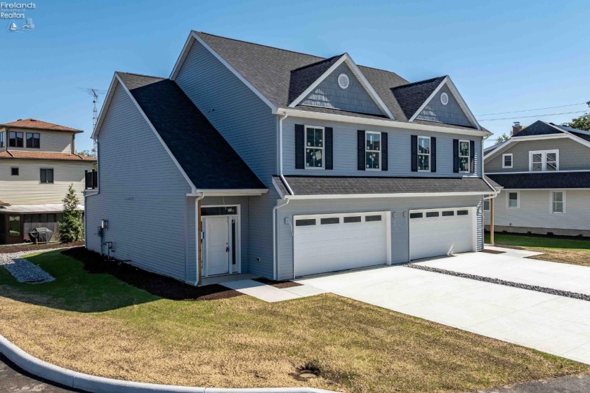 35 Beach Street, Port Clinton, 43452, 3 Bedrooms Bedrooms, ,3 BathroomsBathrooms,Residential,For Sale,Beach,20261159