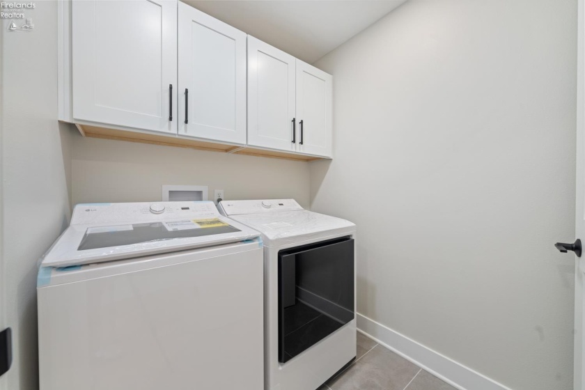 35 Beach Street, Port Clinton, 43452, 3 Bedrooms Bedrooms, ,3 BathroomsBathrooms,Residential,For Sale,Beach,20261159