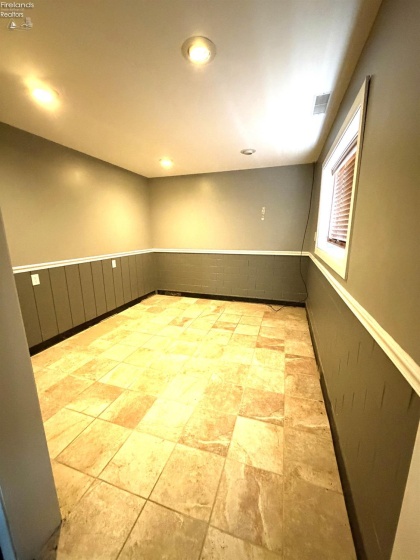 142 Vance Street, Bluffton, 45817, ,Commercial For Lease,For Lease,Vance,20261166