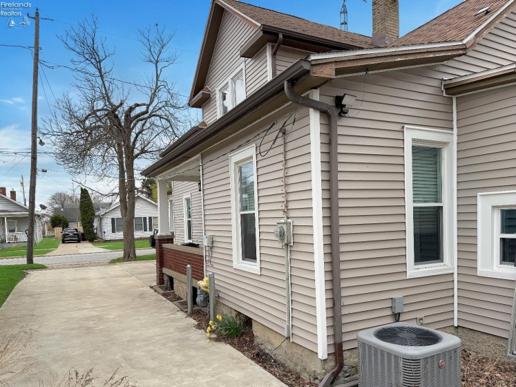 615 Neil Street, Sandusky, 44870, 4 Bedrooms Bedrooms, ,2 BathroomsBathrooms,Residential,For Sale,Neil,20261161