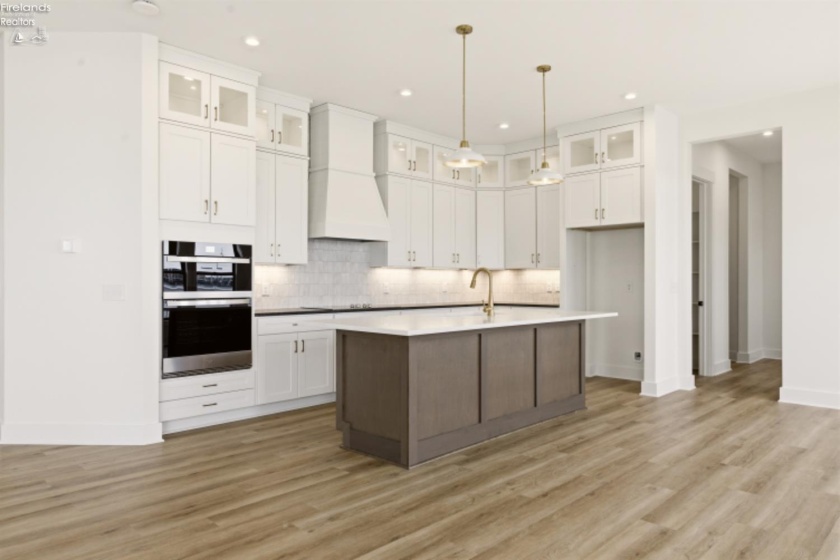 8335 Reserve Way, Marblehead, 43440, 5 Bedrooms Bedrooms, ,5 BathroomsBathrooms,Residential,For Sale,Reserve,20261165