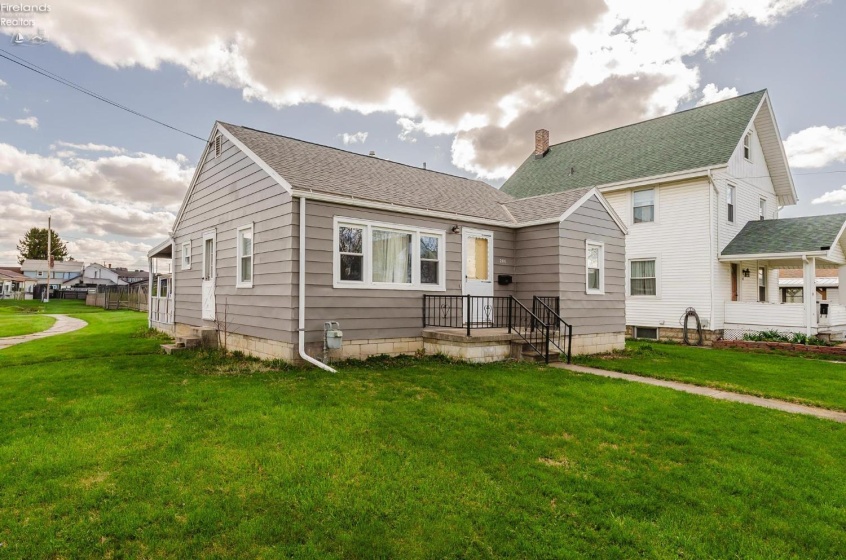 241 Hall Street, Tiffin, 44883, 3 Bedrooms Bedrooms, ,1 BathroomBathrooms,Residential,For Sale,Hall,20261163