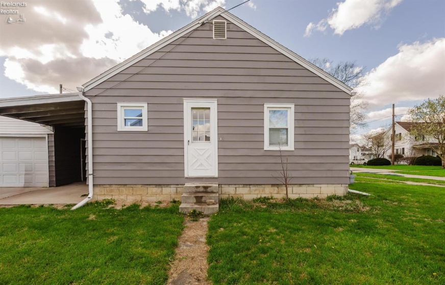 241 Hall Street, Tiffin, 44883, 3 Bedrooms Bedrooms, ,1 BathroomBathrooms,Residential,For Sale,Hall,20261163