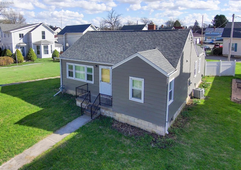 241 Hall Street, Tiffin, 44883, 3 Bedrooms Bedrooms, ,1 BathroomBathrooms,Residential,For Sale,Hall,20261163