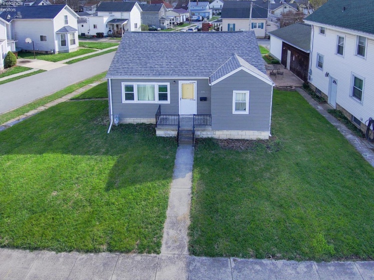 241 Hall Street, Tiffin, 44883, 3 Bedrooms Bedrooms, ,1 BathroomBathrooms,Residential,For Sale,Hall,20261163