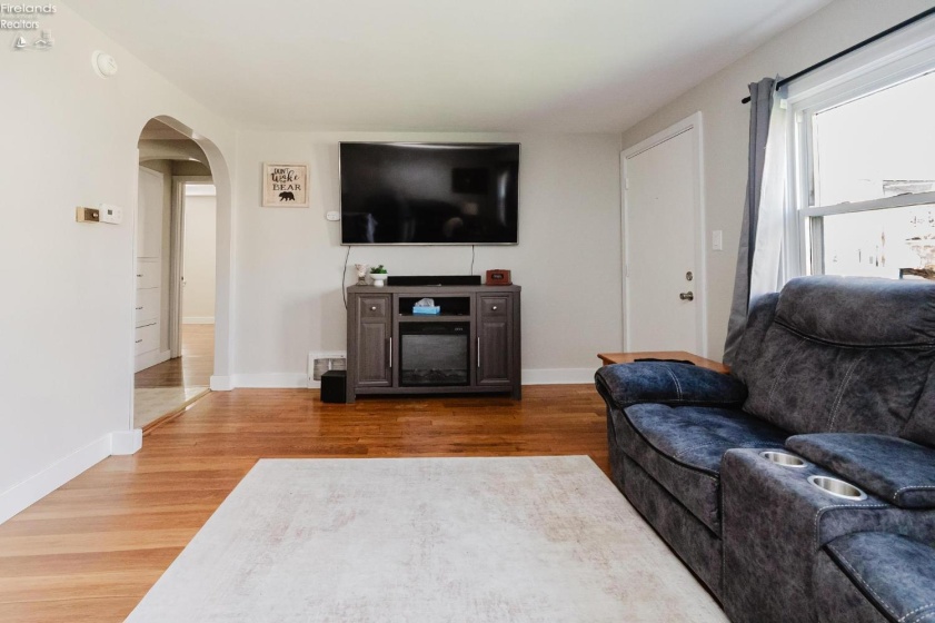 241 Hall Street, Tiffin, 44883, 3 Bedrooms Bedrooms, ,1 BathroomBathrooms,Residential,For Sale,Hall,20261163