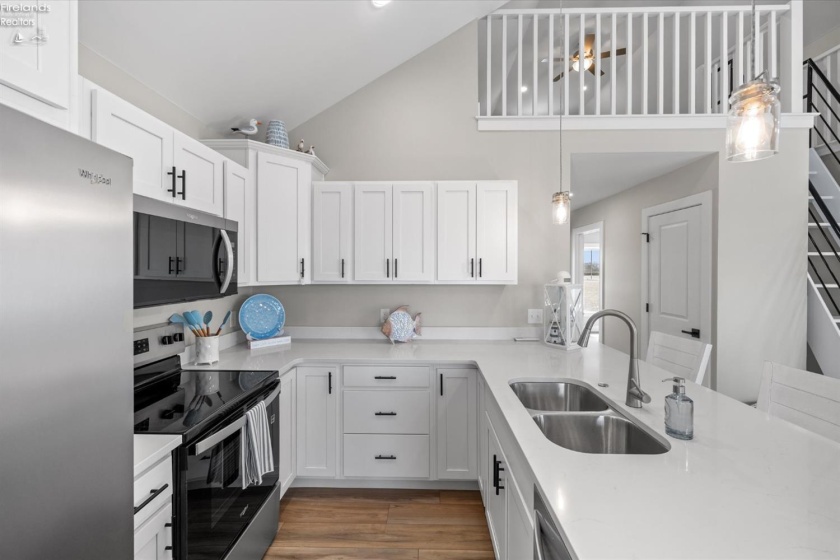 545 Lakeshore Drive, Port Clinton, 43452, 3 Bedrooms Bedrooms, ,2 BathroomsBathrooms,Residential,For Sale,Lakeshore,20261168