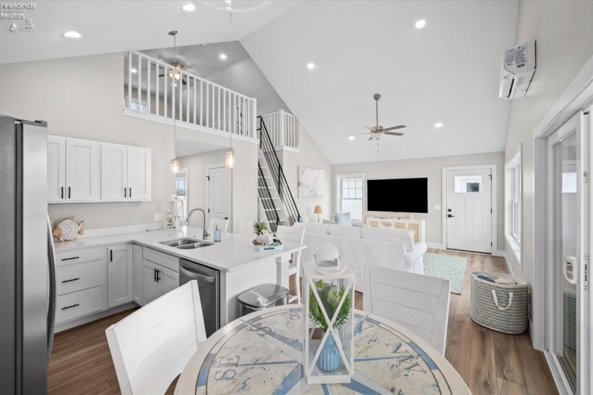 545 Lakeshore Drive, Port Clinton, 43452, 3 Bedrooms Bedrooms, ,2 BathroomsBathrooms,Residential,For Sale,Lakeshore,20261168