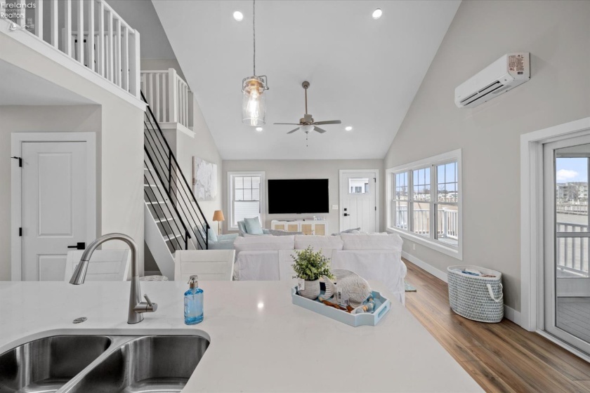 545 Lakeshore Drive, Port Clinton, 43452, 3 Bedrooms Bedrooms, ,2 BathroomsBathrooms,Residential,For Sale,Lakeshore,20261168