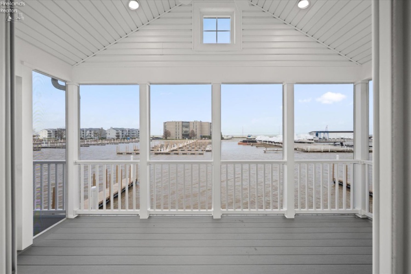 545 Lakeshore Drive, Port Clinton, 43452, 3 Bedrooms Bedrooms, ,2 BathroomsBathrooms,Residential,For Sale,Lakeshore,20261168