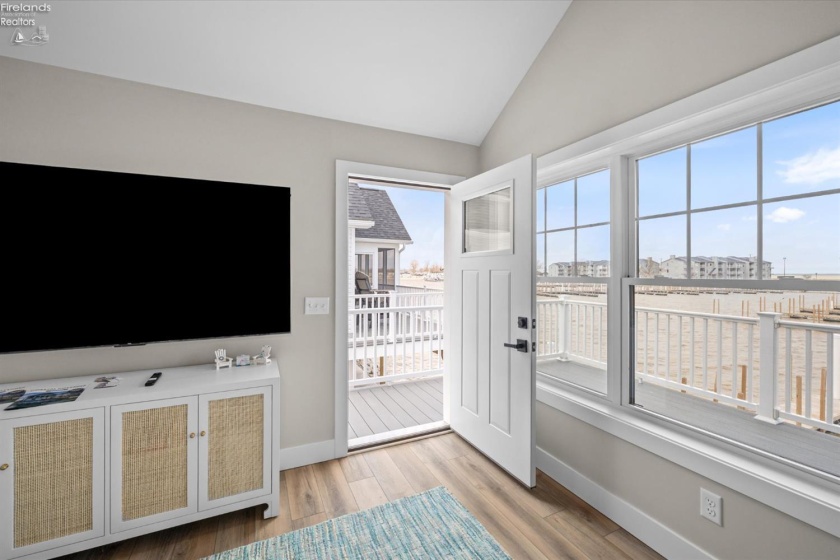 545 Lakeshore Drive, Port Clinton, 43452, 3 Bedrooms Bedrooms, ,2 BathroomsBathrooms,Residential,For Sale,Lakeshore,20261168