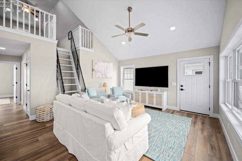 545 Lakeshore Drive, Port Clinton, 43452, 3 Bedrooms Bedrooms, ,2 BathroomsBathrooms,Residential,For Sale,Lakeshore,20261168