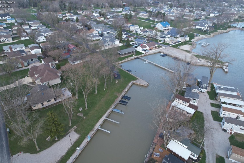 2078 Willowcove Drive, Marblehead, 43440, 2 Bedrooms Bedrooms, ,1 BathroomBathrooms,Residential,For Sale,Willowcove,20261157