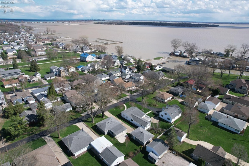 2078 Willowcove Drive, Marblehead, 43440, 2 Bedrooms Bedrooms, ,1 BathroomBathrooms,Residential,For Sale,Willowcove,20261157