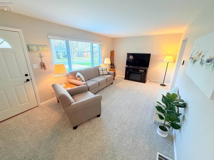 2078 Willowcove Drive, Marblehead, 43440, 2 Bedrooms Bedrooms, ,1 BathroomBathrooms,Residential,For Sale,Willowcove,20261157