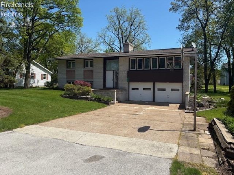 3737 Karwood, Port Clinton, 43452, 5 Bedrooms Bedrooms, ,3 BathroomsBathrooms,Residential,For Sale,Karwood,20261172