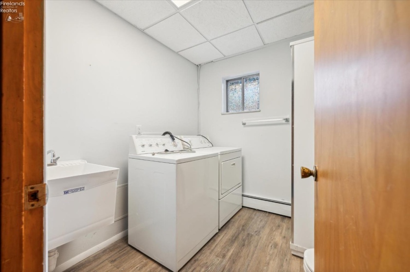 3737 Karwood, Port Clinton, 43452, 5 Bedrooms Bedrooms, ,3 BathroomsBathrooms,Residential,For Sale,Karwood,20261172