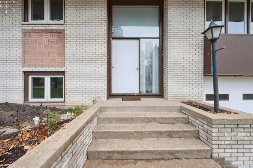 3737 Karwood, Port Clinton, 43452, 5 Bedrooms Bedrooms, ,3 BathroomsBathrooms,Residential,For Sale,Karwood,20261172