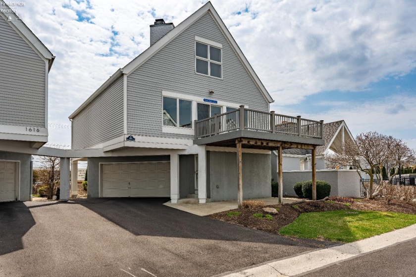 1614 Waters Edge Drive, Port Clinton, 43452, 3 Bedrooms Bedrooms, ,4 BathroomsBathrooms,Residential,For Sale,Waters Edge,20261066