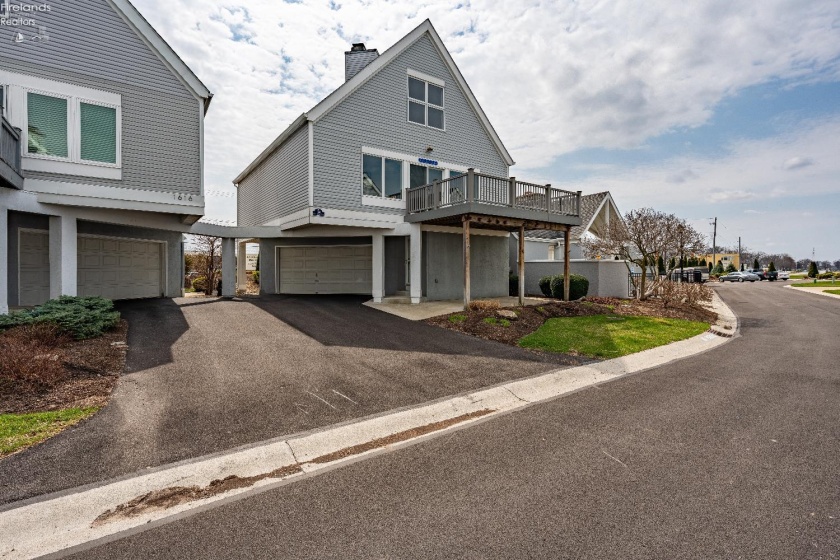 1614 Waters Edge Drive, Port Clinton, 43452, 3 Bedrooms Bedrooms, ,4 BathroomsBathrooms,Residential,For Sale,Waters Edge,20261066