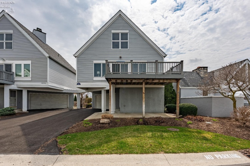 1614 Waters Edge Drive, Port Clinton, 43452, 3 Bedrooms Bedrooms, ,4 BathroomsBathrooms,Residential,For Sale,Waters Edge,20261066