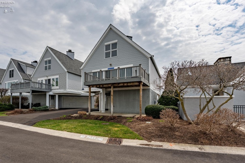 1614 Waters Edge Drive, Port Clinton, 43452, 3 Bedrooms Bedrooms, ,4 BathroomsBathrooms,Residential,For Sale,Waters Edge,20261066