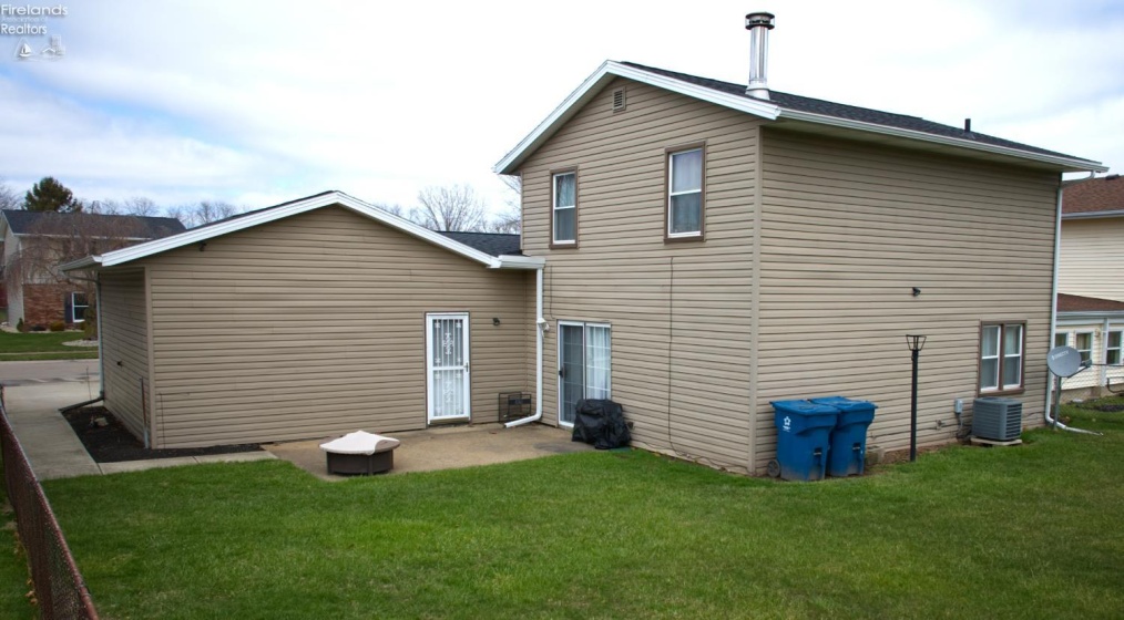 2058 Heritage Drive, Sandusky, 44870, 4 Bedrooms Bedrooms, ,2 BathroomsBathrooms,Residential,For Sale,Heritage,20261076