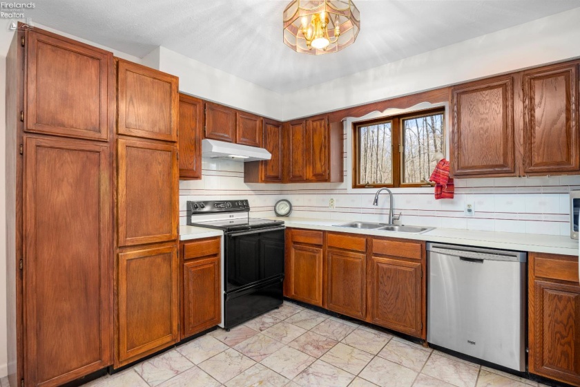 13460 Gifford Road, Oberlin, 44074, 4 Bedrooms Bedrooms, ,2 BathroomsBathrooms,Residential,For Sale,Gifford,20261142