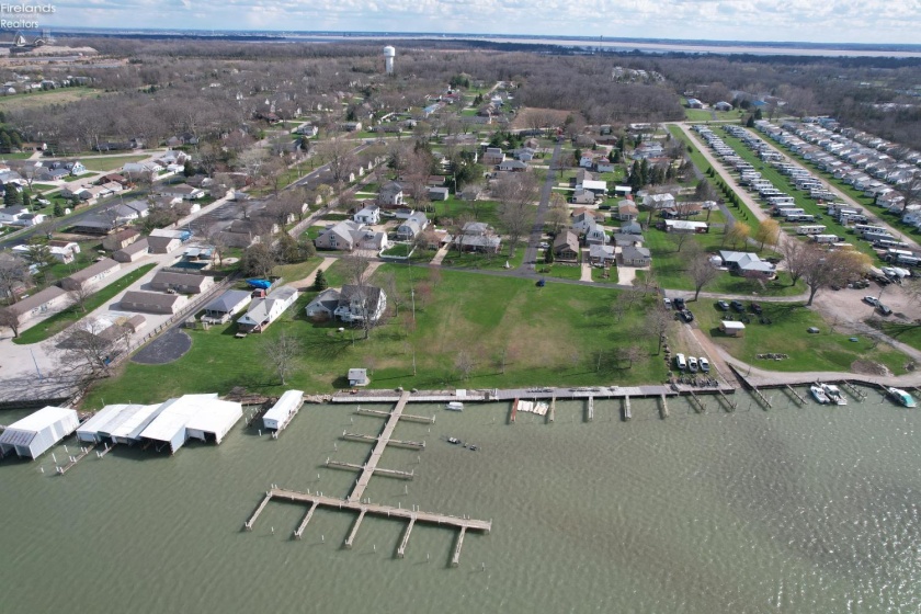 252 Arman Road, Marblehead, 43440, 2 Bedrooms Bedrooms, ,1 BathroomBathrooms,Residential,For Sale,Arman,20261147